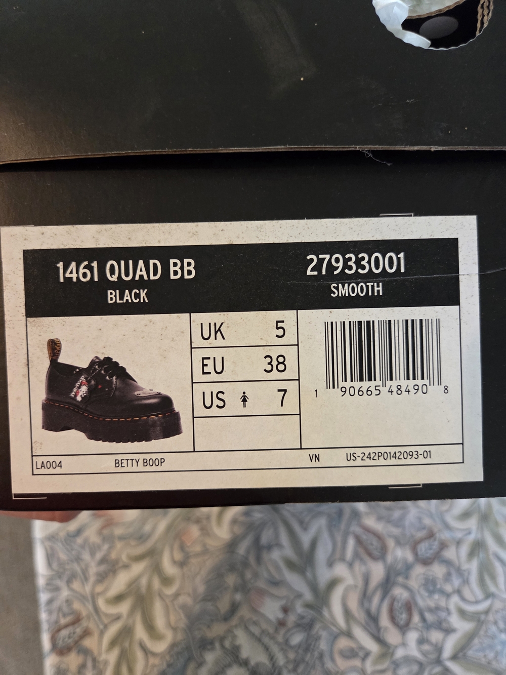Dr. Martens X Betty Boop Heart Black Leather Accent Lace-Up Shoes - Picture 10 of 11